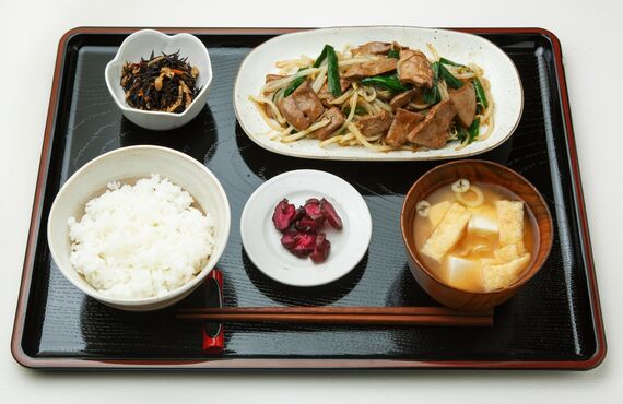 お得なランチがある定食は夕方までやっています | アットホームな町屋の居酒屋・キッチンななつ星